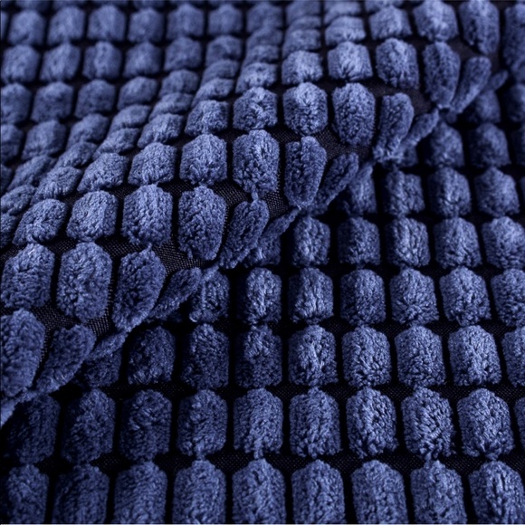 SOLD of 2 blue corduroy pillow covers 20” x 20” EUC - Picture 3 of 5